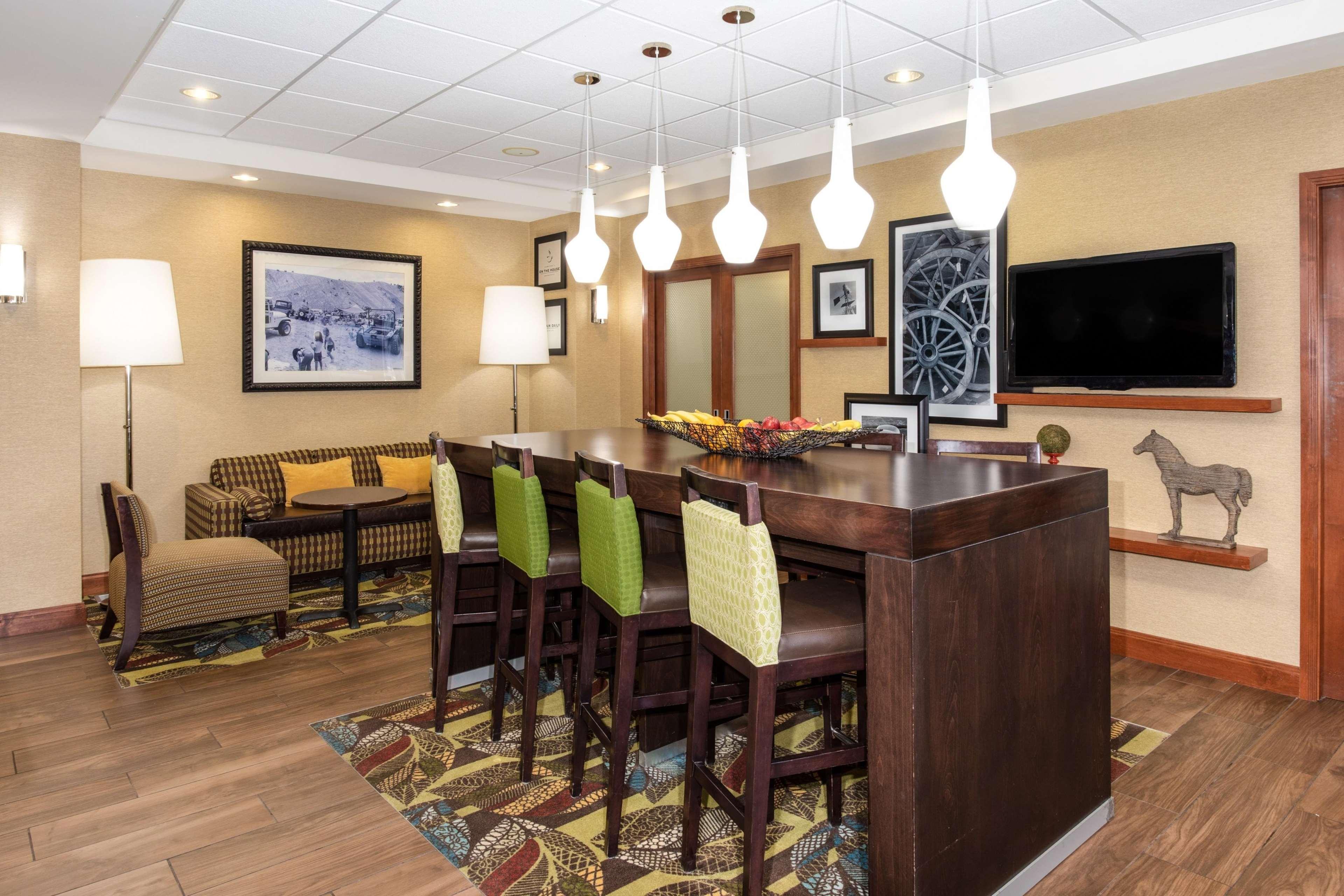Hampton Inn Рок Спрингс Екстериор снимка