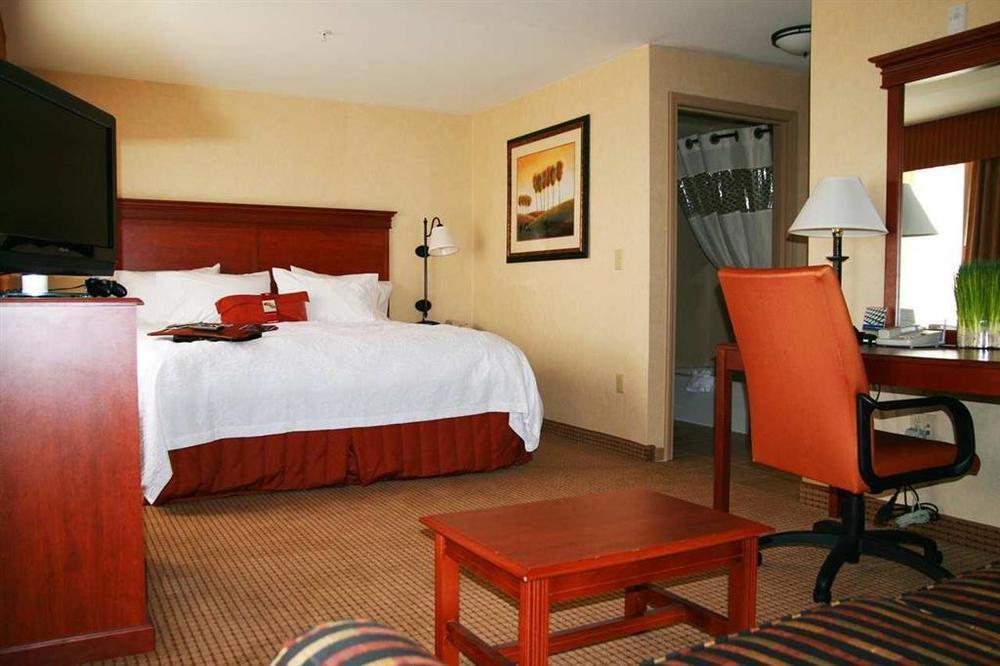 Hampton Inn Рок Спрингс Стая снимка